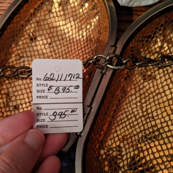 acid-treated fur Clutch purse - Picture 4 of 5